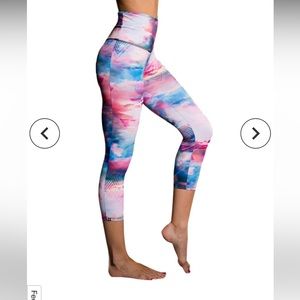 Onzie High Rise Capri Performance Leggings
